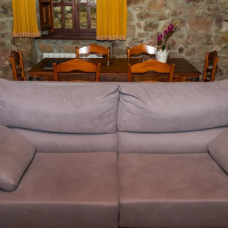 منزل ريفي Casa Horno Robledo (Asturias)